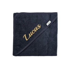 Badcape met naam donker blauw gepersonaliseerd geborduurd naam Lucas